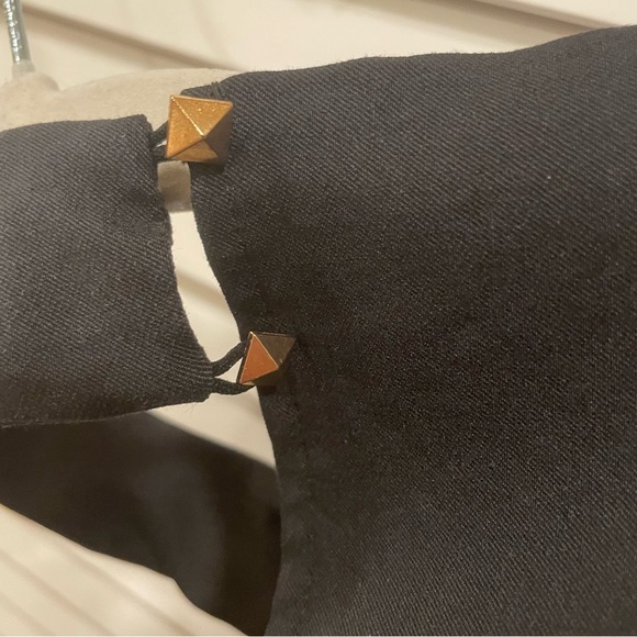 Mittoshop Chic Black One-Shoulder Dress - Picture 4 of 8